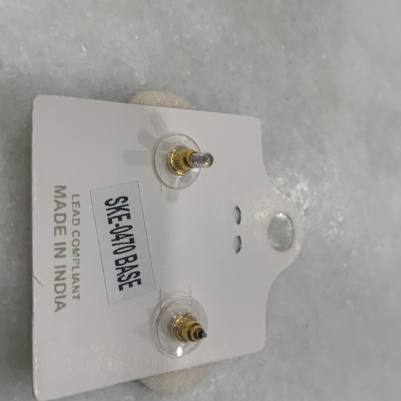 You are buying both pairs. I am selling them together - Picture 3 of 6